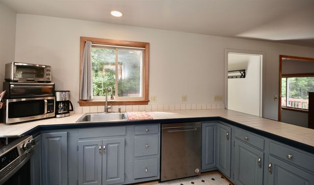 8 Old Spring Drive, Grantham, NH 03753