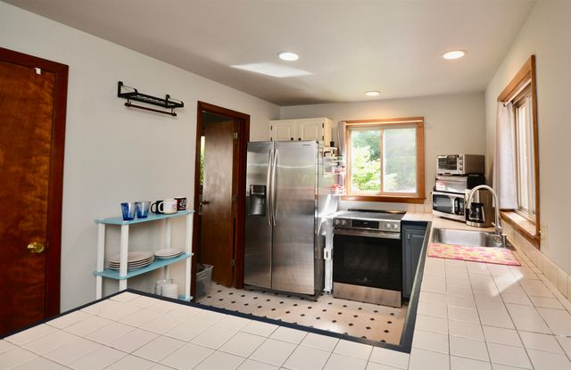 8 Old Spring Drive, Grantham, NH 03753