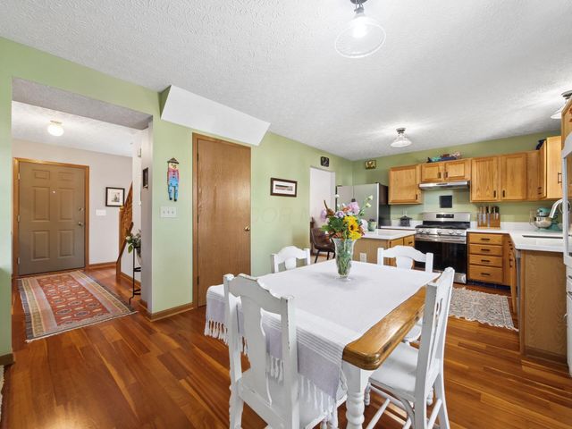 6126 Carmell Drive, Columbus, OH 43228