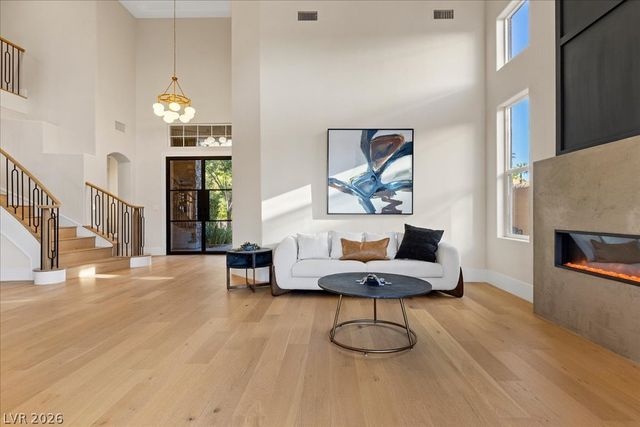 10781 Capesthorne Way, Las Vegas, NV 89135