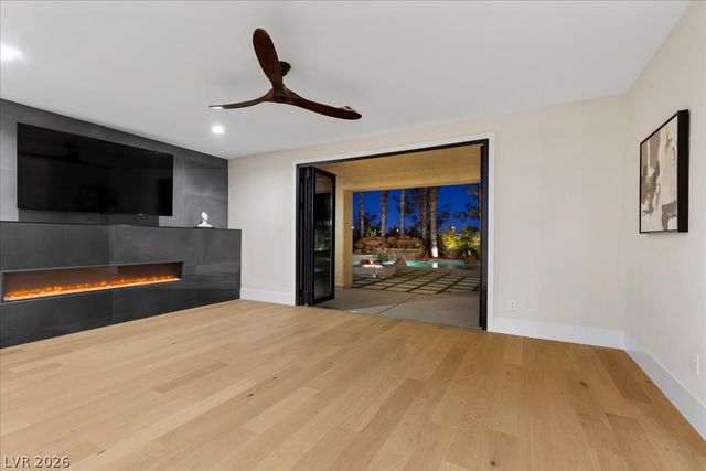 10781 Capesthorne Way, Las Vegas, NV 89135