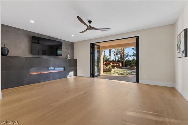 10781 Capesthorne Way, Las Vegas, NV 89135