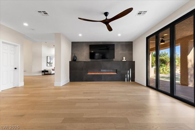 10781 Capesthorne Way, Las Vegas, NV 89135