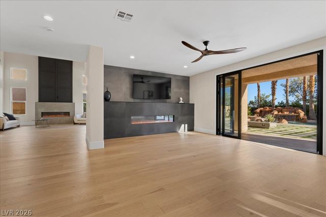 10781 Capesthorne Way, Las Vegas, NV 89135