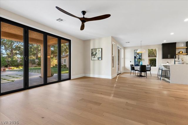 10781 Capesthorne Way, Las Vegas, NV 89135