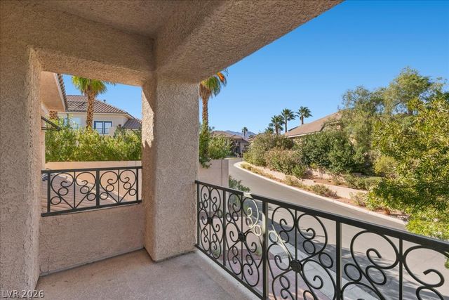 10781 Capesthorne Way, Las Vegas, NV 89135