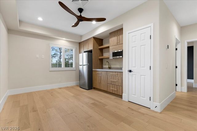 10781 Capesthorne Way, Las Vegas, NV 89135