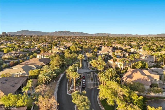 10781 Capesthorne Way, Las Vegas, NV 89135