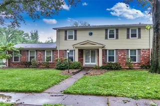 10728 Forest Path Drive, St Louis, MO 63128