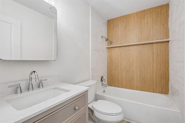 7192 E BANK DRIVE 7192, Tampa, FL 33617