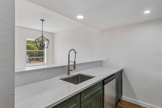 7192 E BANK DRIVE 7192, Tampa, FL 33617
