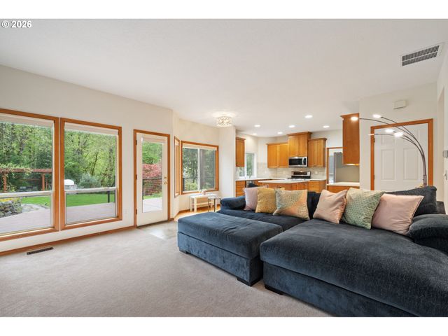 3327 Sw ARNOLD HEIGHTS Ter, Portland, OR 97219