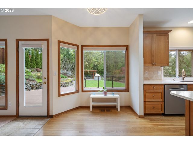 3327 Sw ARNOLD HEIGHTS Ter, Portland, OR 97219