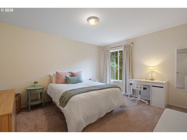 3327 Sw ARNOLD HEIGHTS Ter, Portland, OR 97219