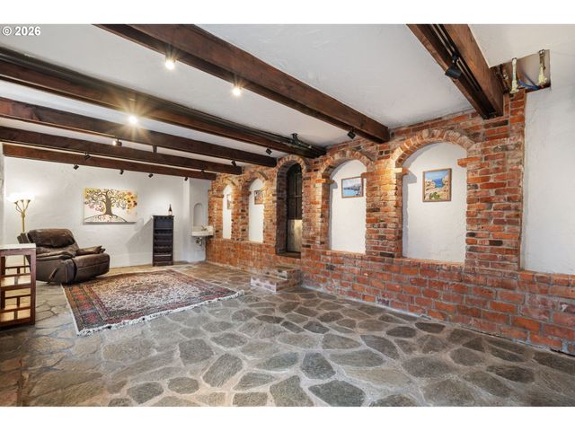 3327 Sw ARNOLD HEIGHTS Ter, Portland, OR 97219