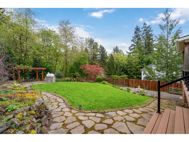 3327 Sw ARNOLD HEIGHTS Ter, Portland, OR 97219