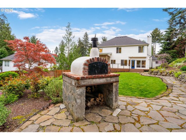 3327 Sw ARNOLD HEIGHTS Ter, Portland, OR 97219