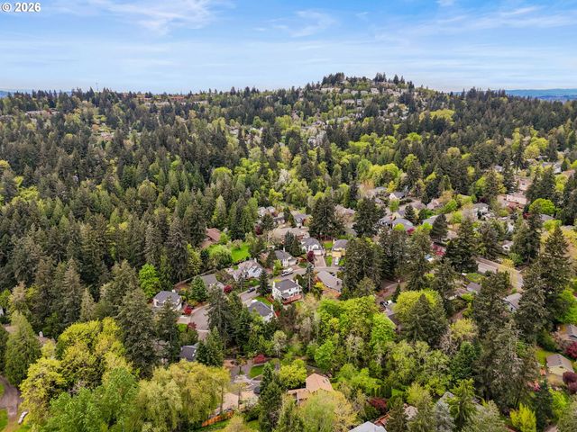 3327 Sw ARNOLD HEIGHTS Ter, Portland, OR 97219