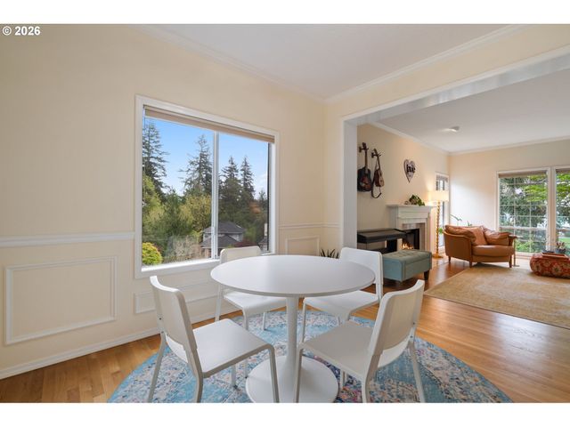 3327 Sw ARNOLD HEIGHTS Ter, Portland, OR 97219