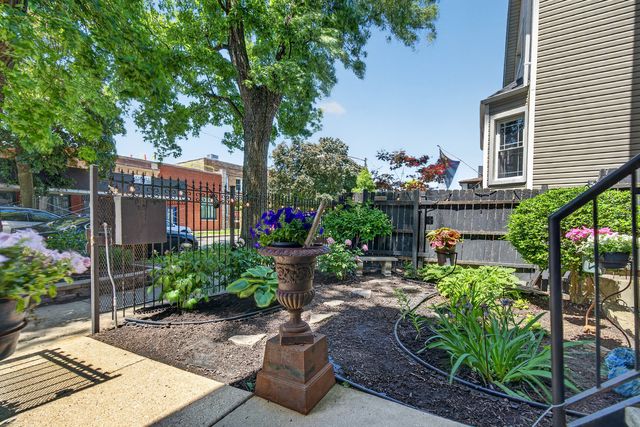 2709 N Campbell Avenue 1, Chicago, IL 60647