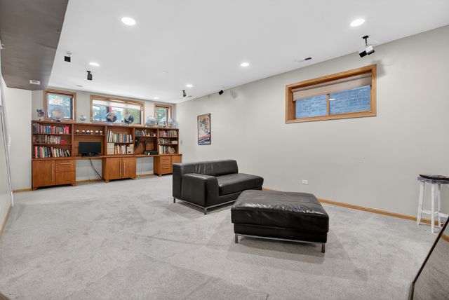 2709 N Campbell Avenue 1, Chicago, IL 60647