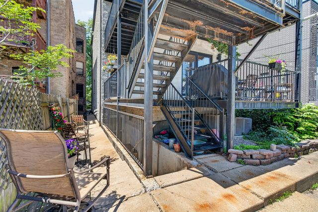 2709 N Campbell Avenue 1, Chicago, IL 60647