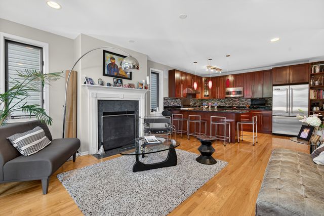 2709 N Campbell Avenue 1, Chicago, IL 60647