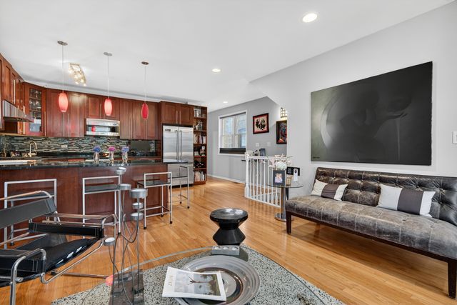 2709 N Campbell Avenue 1, Chicago, IL 60647