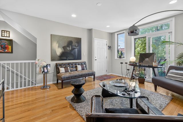 2709 N Campbell Avenue 1, Chicago, IL 60647