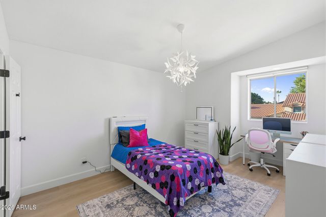 5641 E GRANDVIEW Road, Scottsdale, AZ 85254