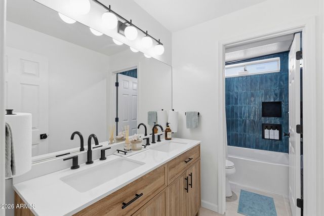 5641 E GRANDVIEW Road, Scottsdale, AZ 85254