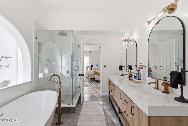 5641 E GRANDVIEW Road, Scottsdale, AZ 85254