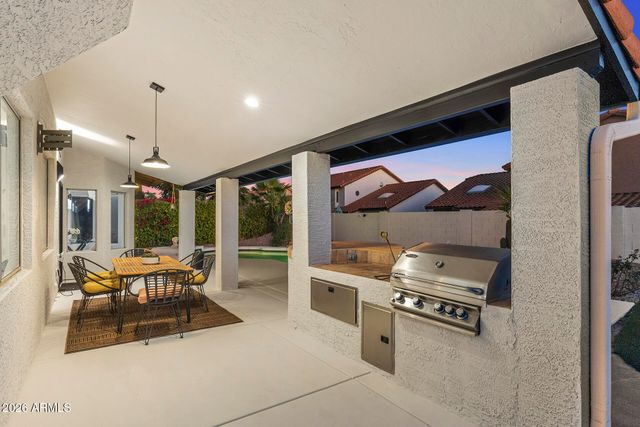 5641 E GRANDVIEW Road, Scottsdale, AZ 85254