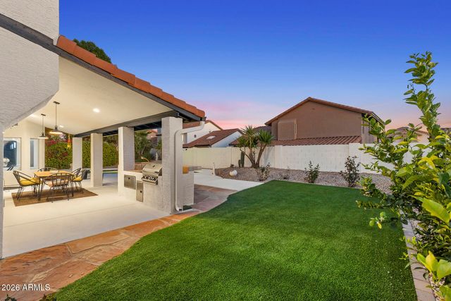 5641 E GRANDVIEW Road, Scottsdale, AZ 85254