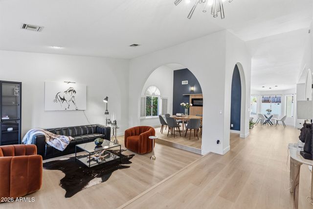 5641 E GRANDVIEW Road, Scottsdale, AZ 85254