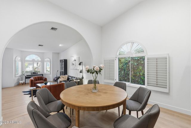 5641 E GRANDVIEW Road, Scottsdale, AZ 85254