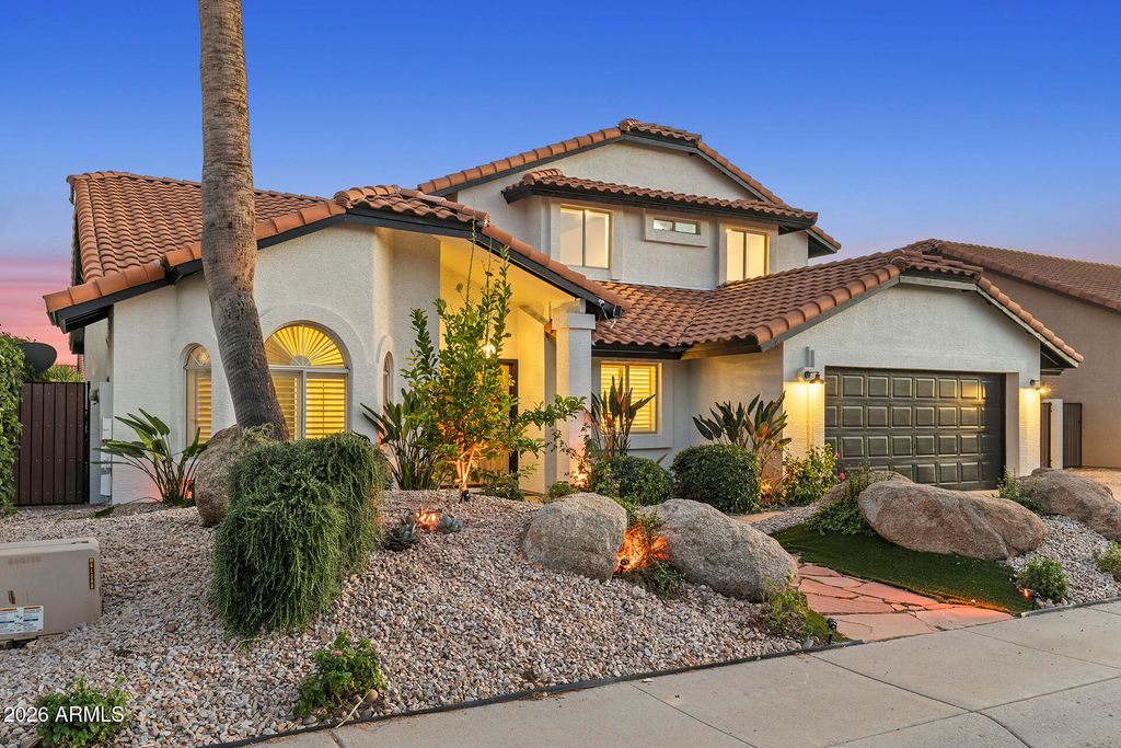 5641 E GRANDVIEW Road, Scottsdale, AZ 85254