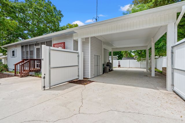 609 33rd Ave. S, North Myrtle Beach, SC 29582