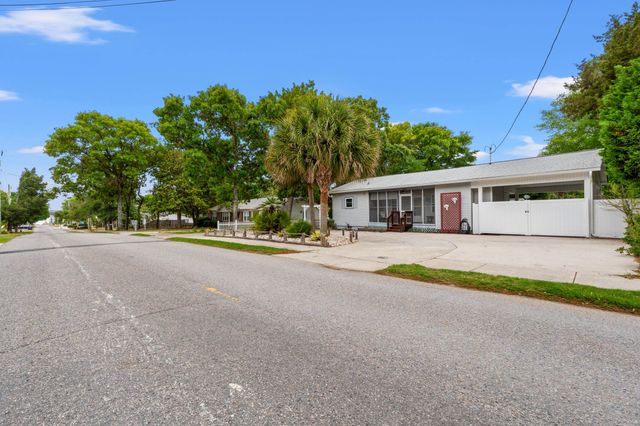 609 33rd Ave. S, North Myrtle Beach, SC 29582