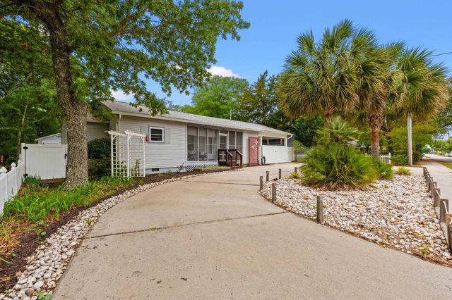 609 33rd Ave. S, North Myrtle Beach, SC 29582