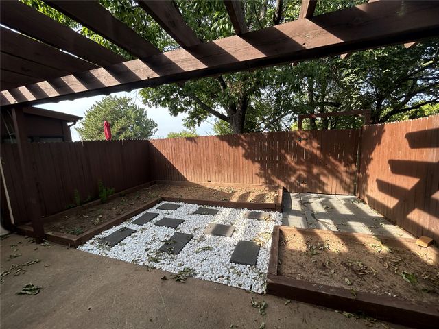 13517 E 30th Street B, Tulsa, OK 74134