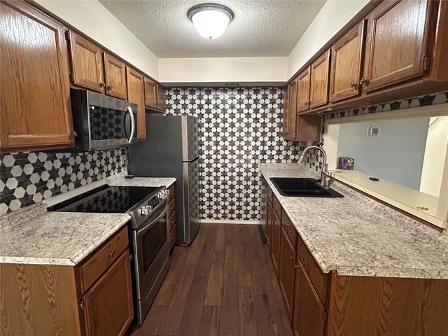 13517 E 30th Street B, Tulsa, OK 74134