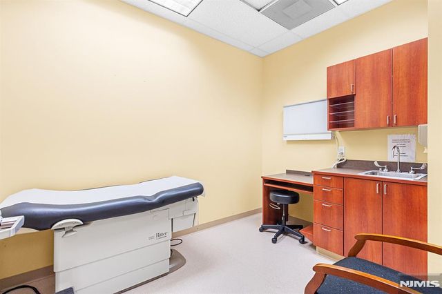 246 Hamburg Turnpike 305F, Wayne, NJ 07470