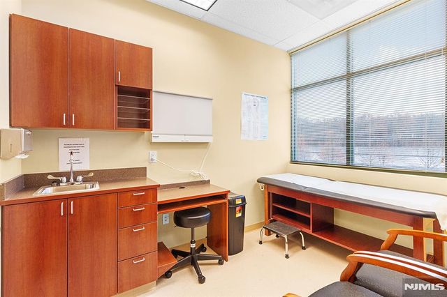 246 Hamburg Turnpike 305F, Wayne, NJ 07470