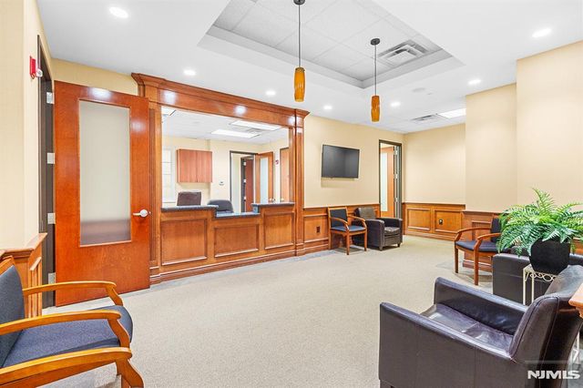 246 Hamburg Turnpike 305F, Wayne, NJ 07470