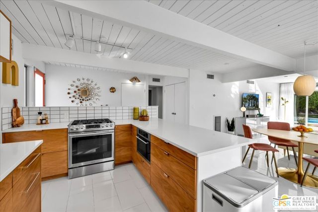 439 E Racquet Club Road, Palm Springs, CA 92262