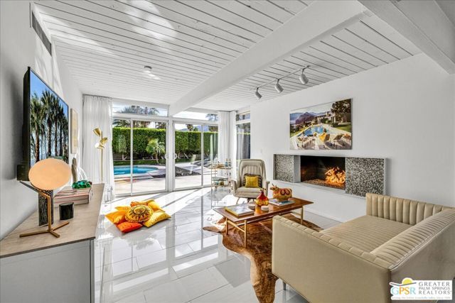 439 E Racquet Club Road, Palm Springs, CA 92262