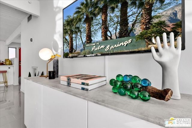 439 E Racquet Club Road, Palm Springs, CA 92262