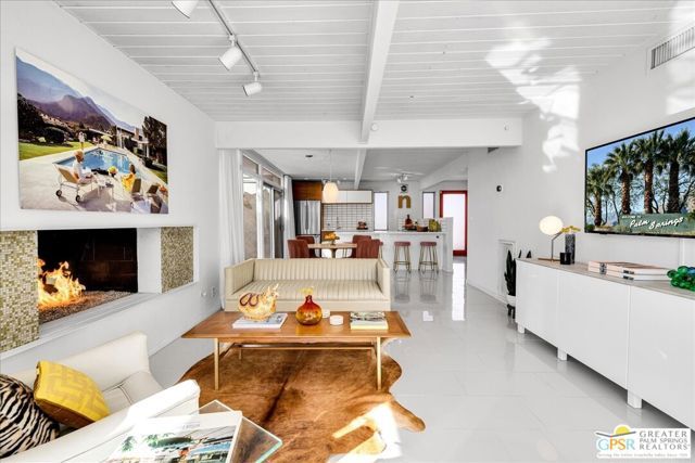 439 E Racquet Club Road, Palm Springs, CA 92262