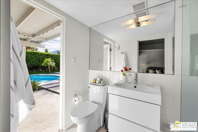 439 E Racquet Club Road, Palm Springs, CA 92262